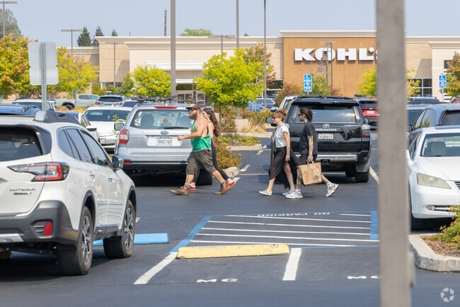 Midway shoppers have plenty of options nearby.