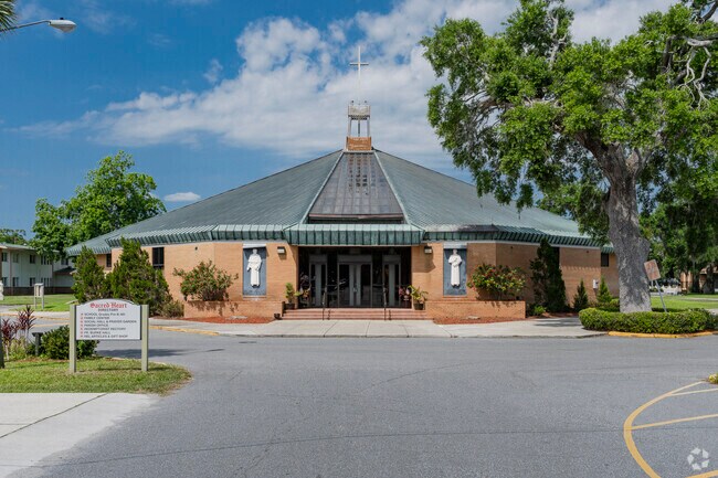 Sacred Heart Catholic School offers many extracurricular opportunities for students.