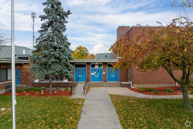 Molette children may attend Washington Elementary School, where over 300 students learn.