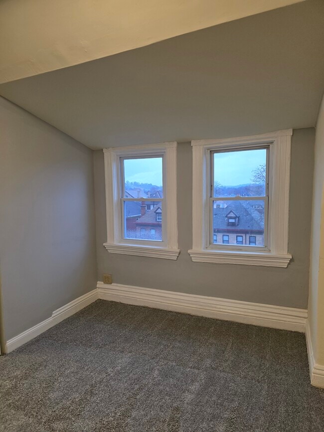 5487 Hays St unit 3, Pittsburgh, PA 15206 - photo 7