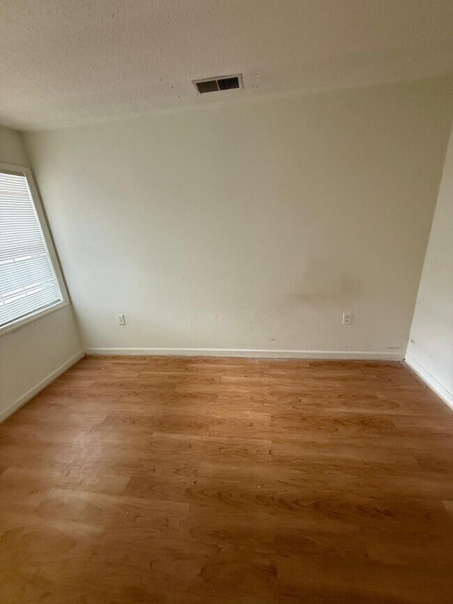 1911 Wolftech Ln unit 302, Raleigh, NC 27603 - photo 3