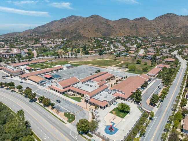 An aerial of Sycamore Canyon School in Dos Vientos Ranch.