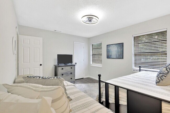 400 William Hilton Pkwy unit ID1309202P, Hilton Head Island, SC 29926 - photo 2