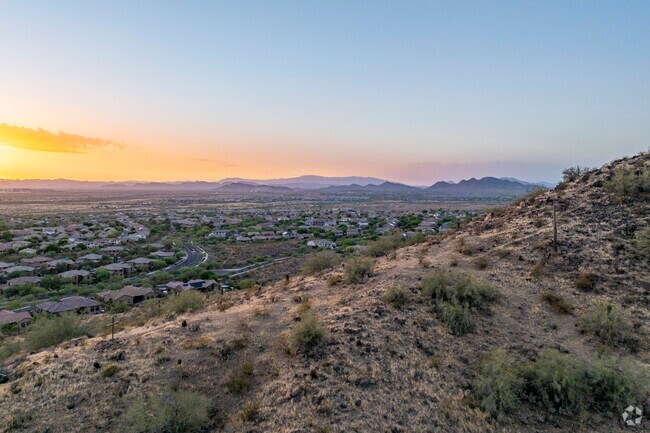 North Gateway offers a range of hiking paths perfect for outdoor enthusiasts.