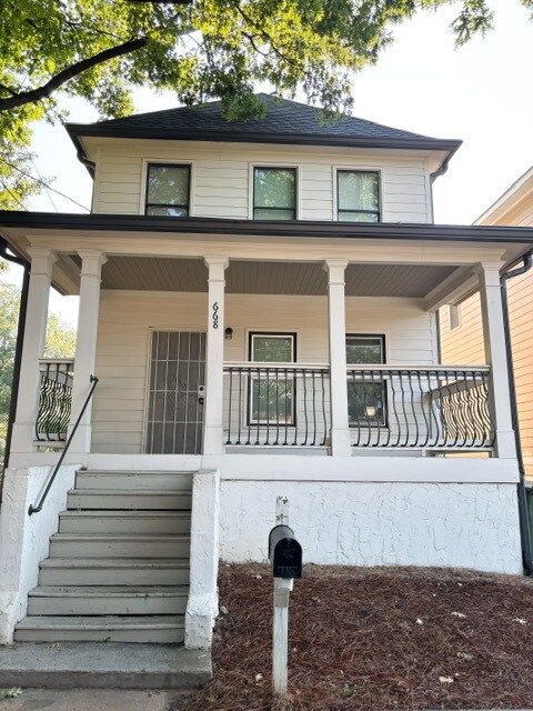 668 Smith St SW, Atlanta, GA 30310