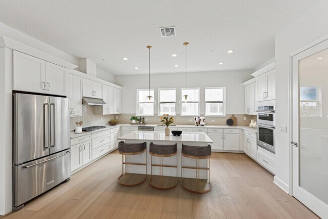 2174 Whitney Marsh Aly, Orlando, FL 32804 - photo 2