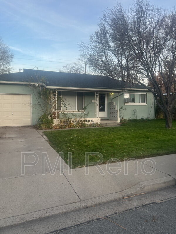 1811 N Nevada St, Carson City, NV 89703
