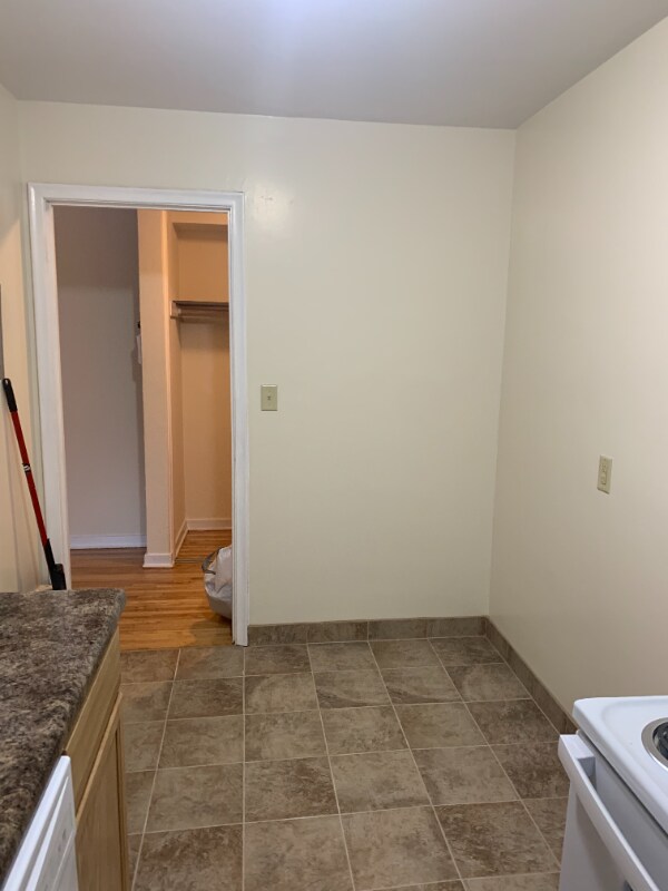 924 Cleveland Ave S unit 9, Saint Paul, MN 55116 - photo 3