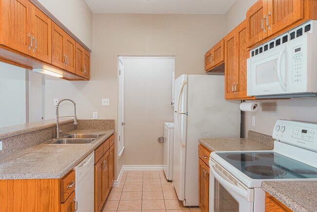 113 D L Vest unit 201, La Vernia, TX 78121 - photo 5