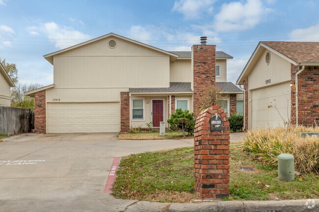 There are many homes available for home owners in Eastpark.