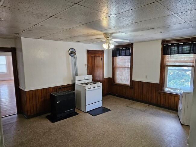 37 Vernon St unit 3, Worcester, MA 01610 - photo 7