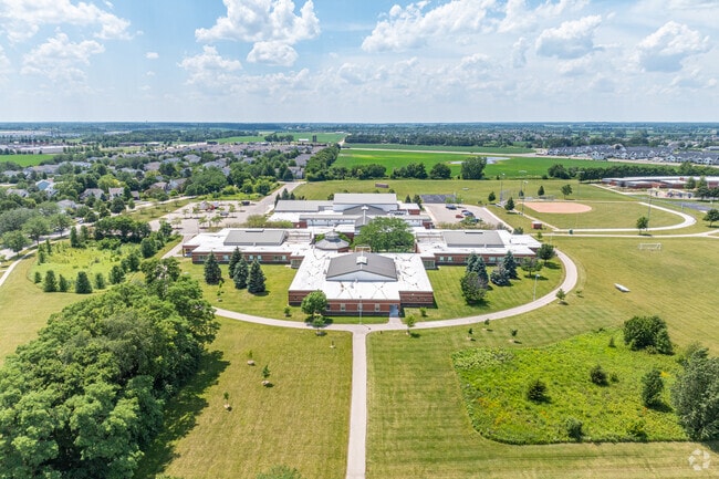 Jewel Middle School has a student-teacher ratio of 13-1.