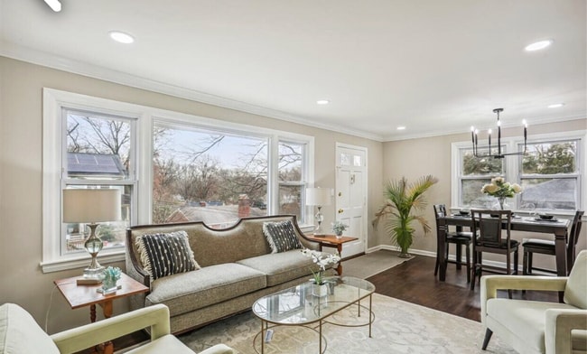 7502 Alfred Dr unit Downstairs, Silver Spring, MD 20910 - photo 3