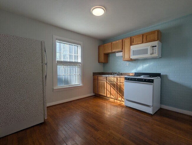 900 Mccormick St unit 2, Denton, TX 76201 - photo 3
