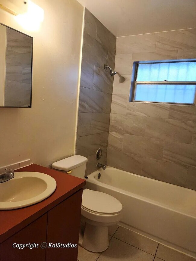 800 NE 14th St, Fort Lauderdale, FL 33304 - photo 4