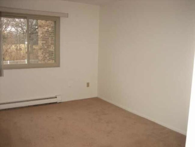 Twin Oaks unit 319, Joliet, IL 60431 - photo 3