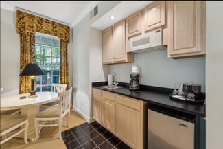 11470 Club Dr, Chapel Hill, NC 27517