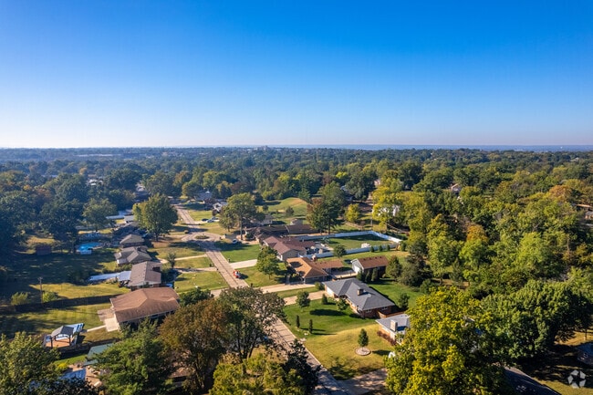 Sappington’s quiet streets feature mature trees and mid‑century homes.