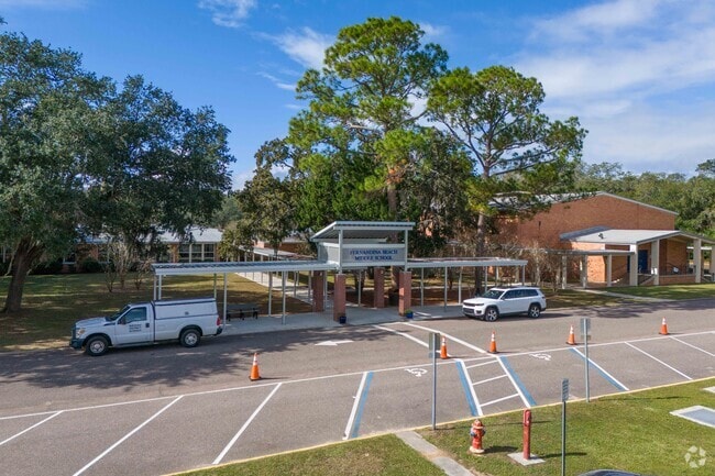 The entrance of the Fernandina Beach Middle School.