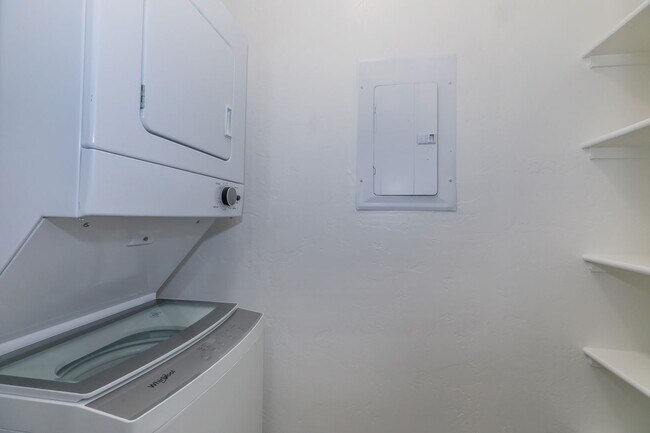 Vertical East Apartments *All Units Remodeled*, Tucson, AZ 85715 - photo 5