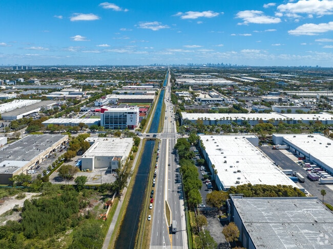 Aerial overview of Vanderbilt Park and the surrounding area in Miami.