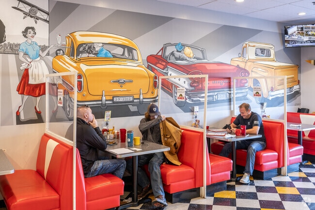Ze’s Diner in Prior Lake serves classic American fare minutes from Credit River.