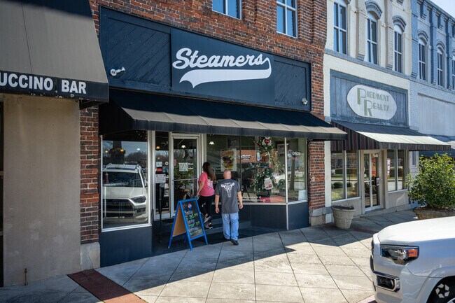 Steamers is the premier food spot in the Clinton area.