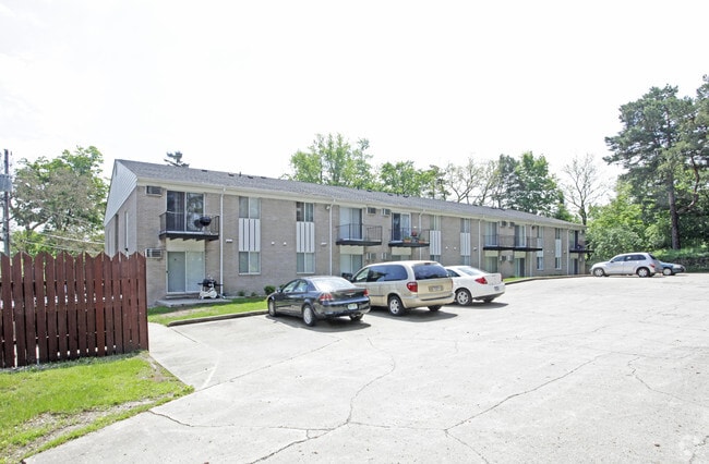 Pine Tree Apartments, Rochester, MI 48307 - photo 3