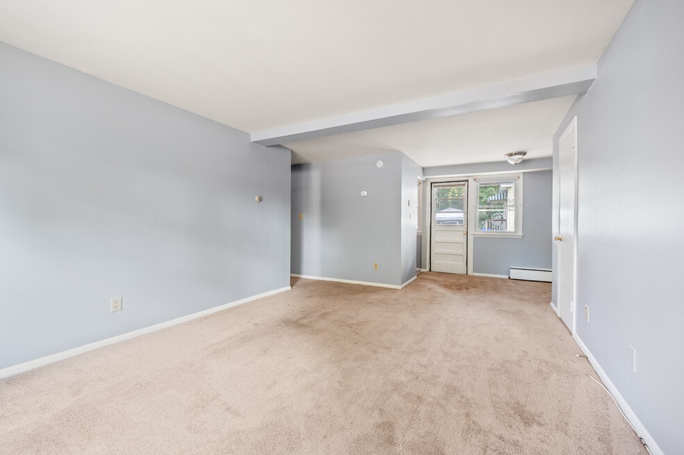 78 Orchard St unit 68, East Hartford, CT 06108 - photo 1