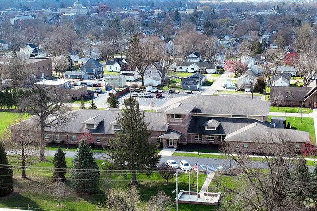 James E Davis School