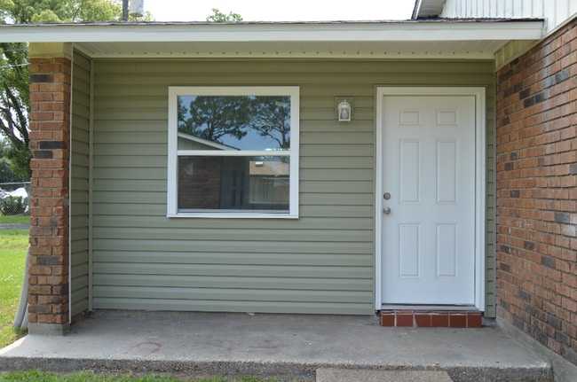 219 Leon St unit 37, Broussard, LA 70518 - photo 2