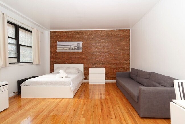 215 B E 95th St unit ID1032068P, New York, NY 10128 - photo 7