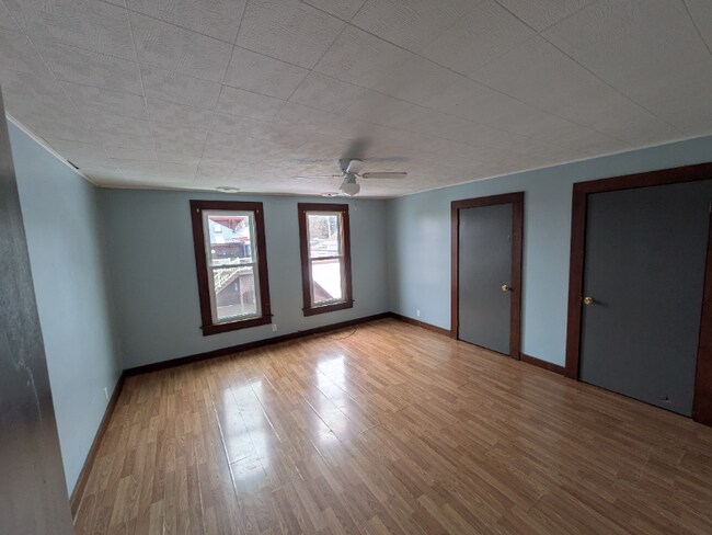 220 S 8th St unit 220.5, Coshocton, OH 43812 - photo 6