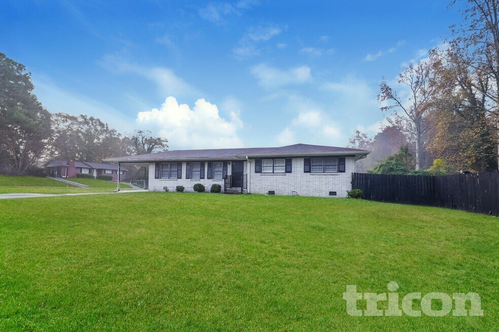 1679 Cardinal Rd, Jonesboro, GA 30238 - photo 1