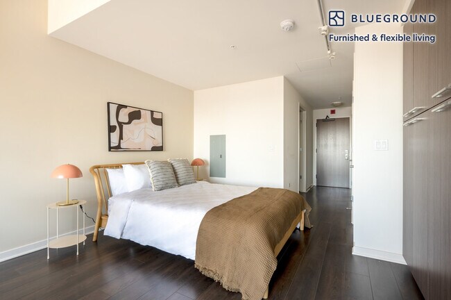 730 W Couch Place unit FL24-ID778, Chicago, IL 60661 - photo 7
