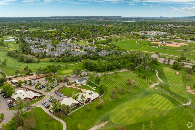 In Governor's Ranch you can get in a great game of golf at Racoon Creek.