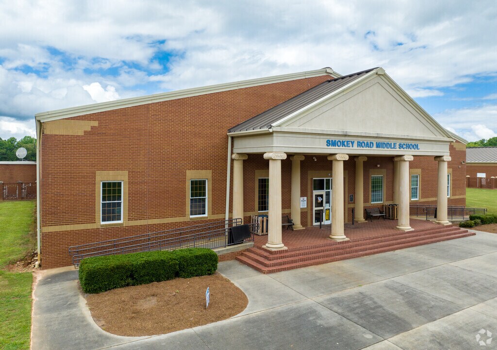 Smokey Road Middle School is located at 965 Smokey Rd, Newnan, GA 30263.