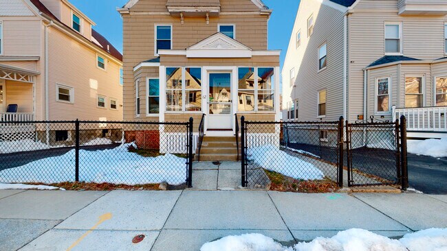 62 Saunders St, Allston, MA 02134 - photo 2