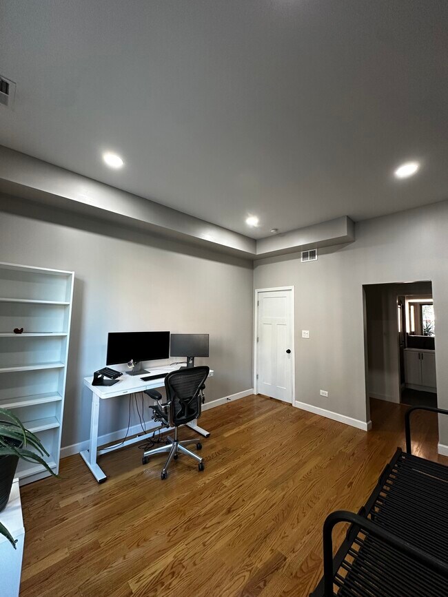 Main room (King size bed)