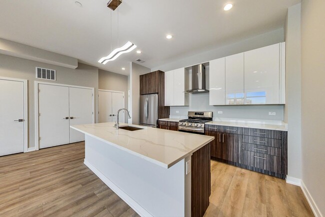 8025 Skokie Blvd, Skokie, IL 60077 - photo 2