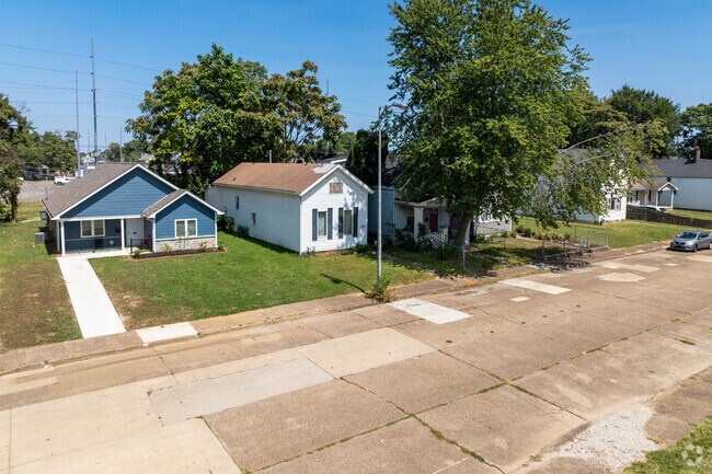 You will see a lot of variety in the colors and exteriors of homes in Cedar Hall.