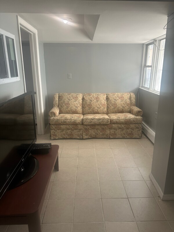 1810 Lacombe Ave Unit 1Brm ( SHORT STAY) Broker, Bronx, NY 10473