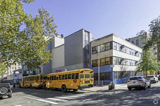 Luisa Pineiro Fuentes School Of Science And Discovery is a public school in Bronx, New York.