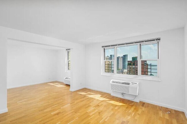 70 Little W St unit 811, New York, NY 10004 - photo 4