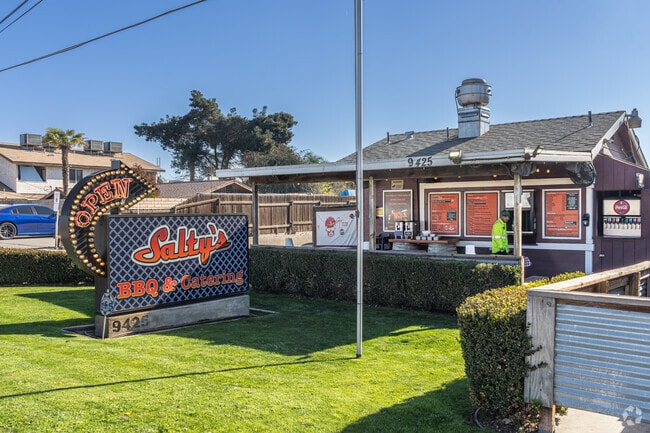 Salty's BBQ & Catering near Fruitvale was featured on the Food Network.