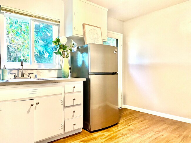 1114 Stannage Ave, Albany, CA 94706 - photo 4