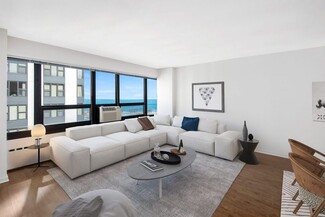 3130 N Lake Shore Dr, Chicago, IL 60657