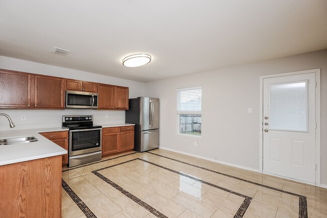 8123 Stowe Springs Ln, Arlington, TX 76002 - photo 5