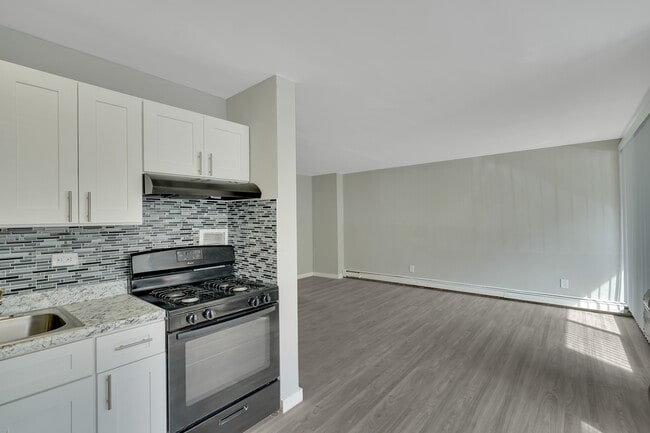 Woods Edge Apartment Homes, Maple Shade, NJ 08052 - photo 3