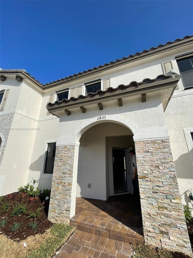 11833 SW 245th Terrace, Homestead, FL 33032